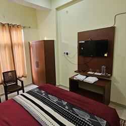 deluxe room image 2